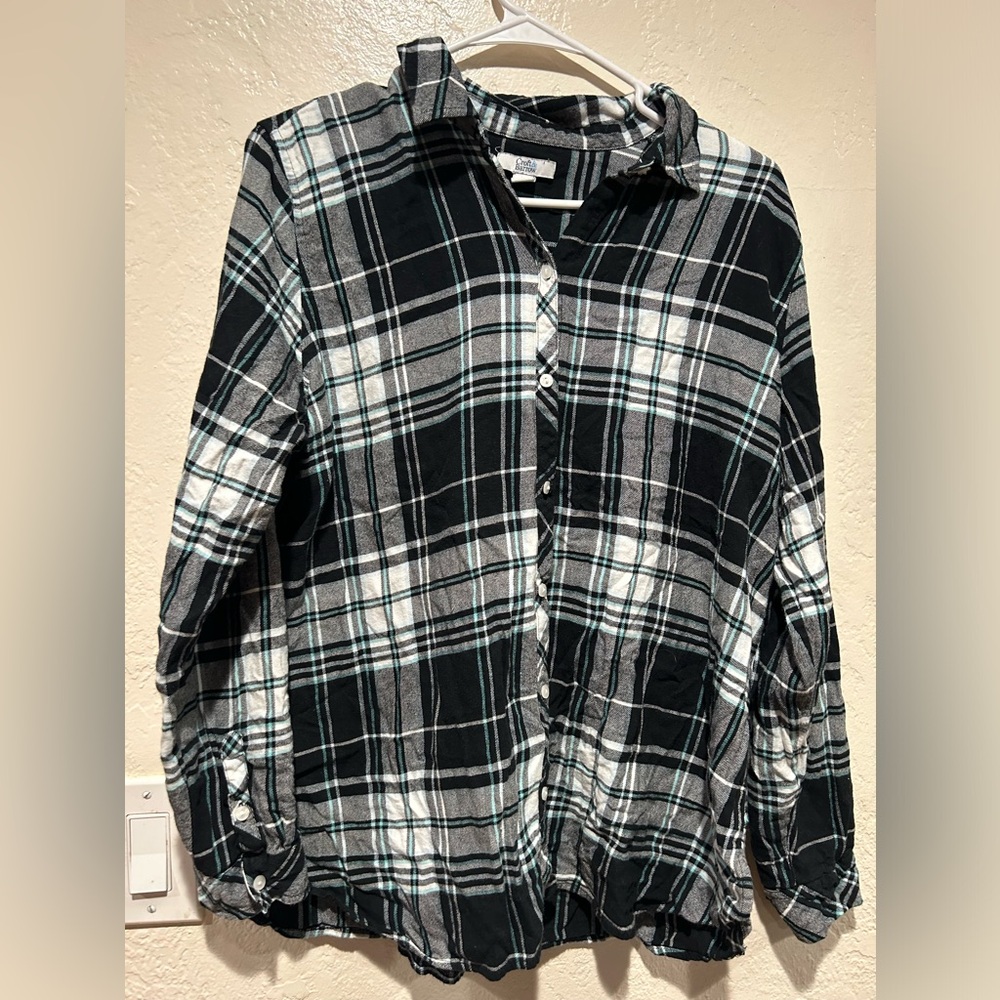 Croft&Barrow size xl plaid button down plaid black white and turquoise
